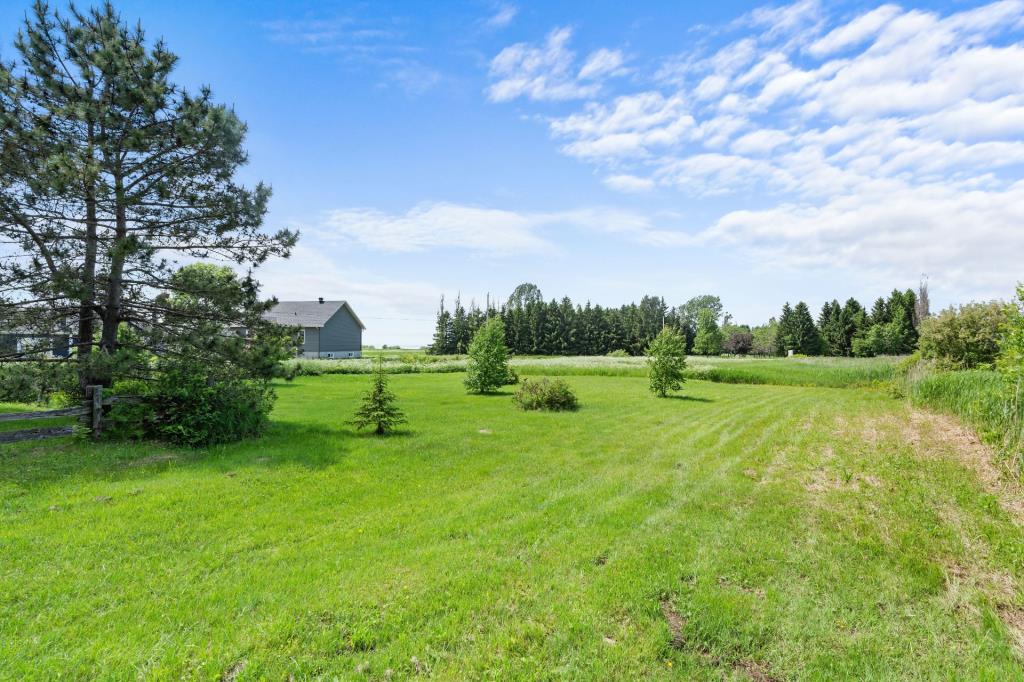 Un bijou à 149 900 $! Coquette maisonnette avec vue sur le fleuve 