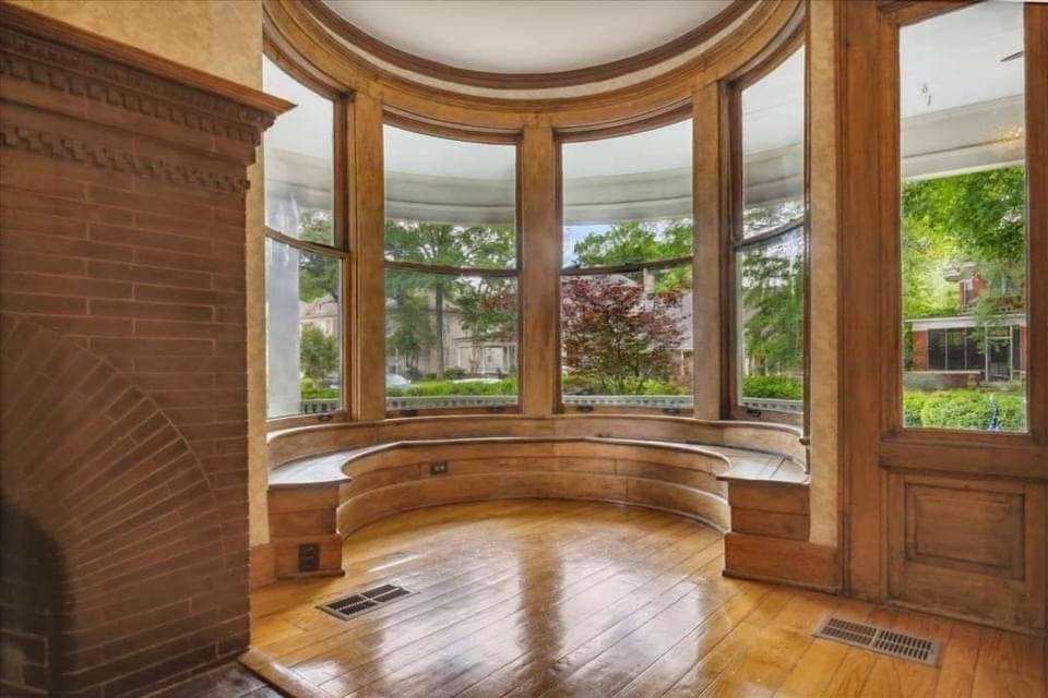 Beauté ancestrale de 4 chambres et 4 salles de bain de 439 000 $