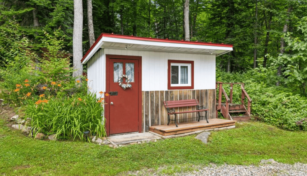 Vendu meublé ! Coquet chalet aux abords d'un lac et de la nature