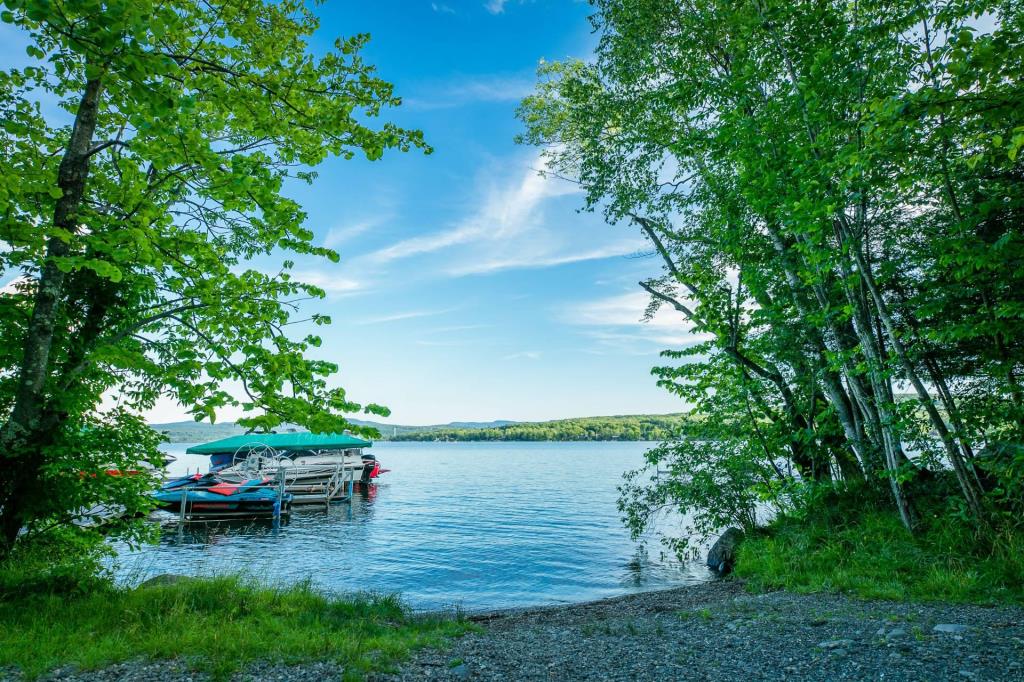 Sensationnel sanctuaire de tranquillité à quelques pas d’un lac