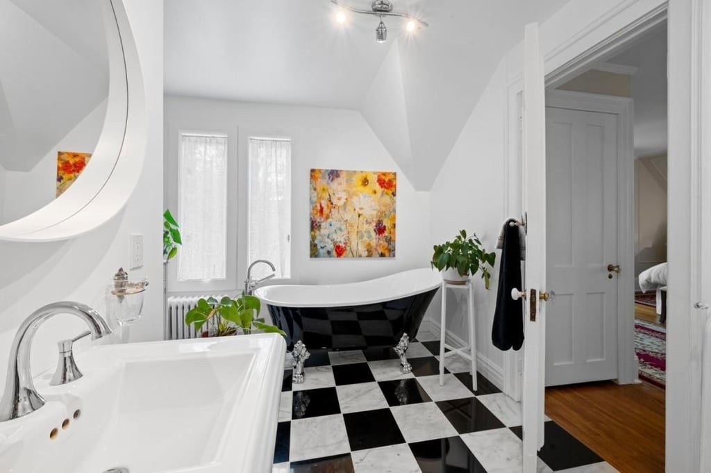 Charme ancestral et loft moderne : une beauté rénovée avec soin
