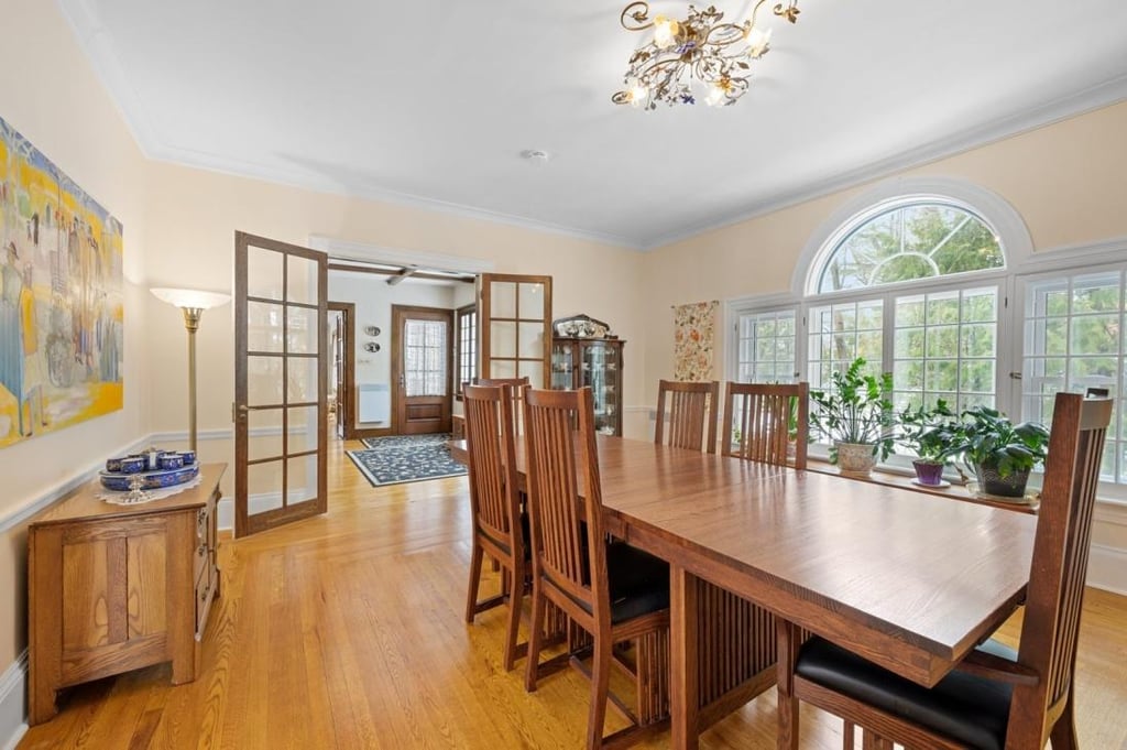 Charme ancestral et loft moderne : une beauté rénovée avec soin