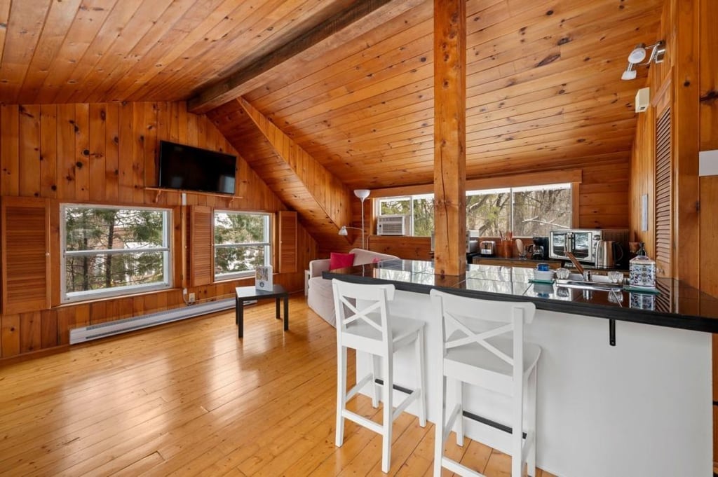 Charme ancestral et loft moderne : une beauté rénovée avec soin