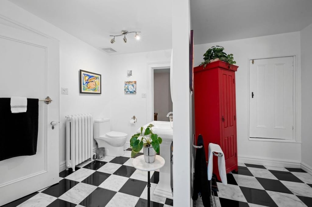 Charme ancestral et loft moderne : une beauté rénovée avec soin