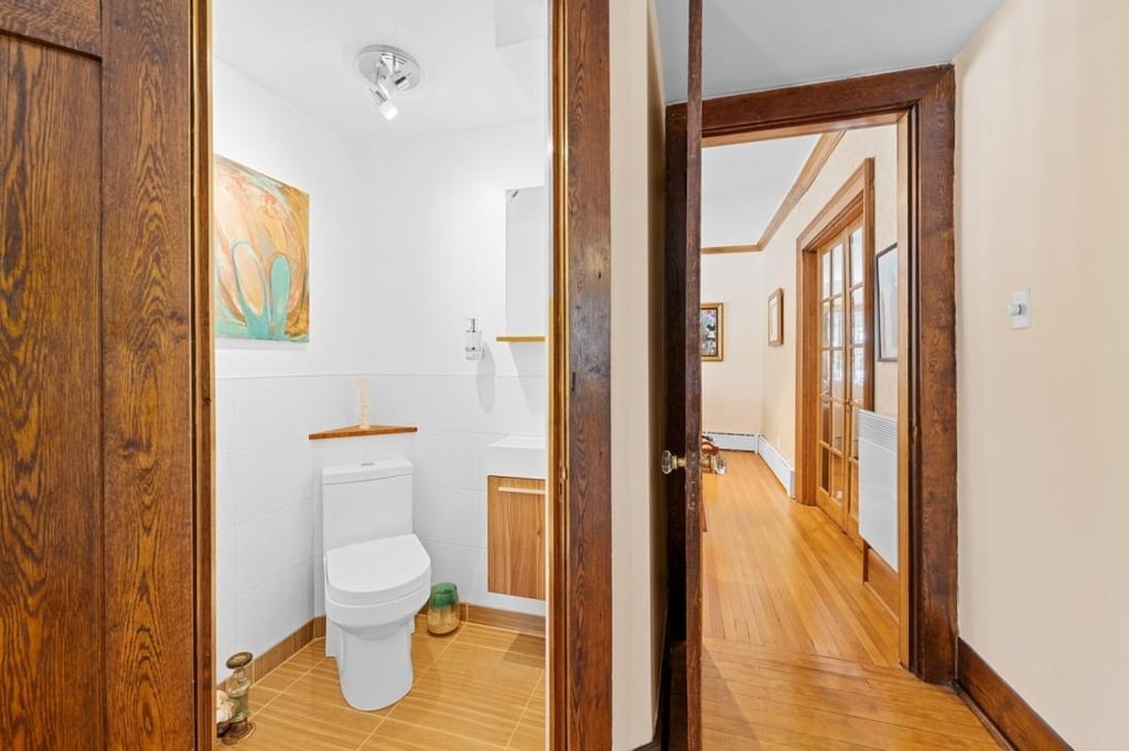 Charme ancestral et loft moderne : une beauté rénovée avec soin