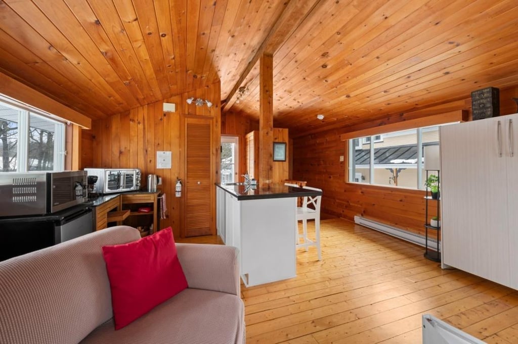 Charme ancestral et loft moderne : une beauté rénovée avec soin