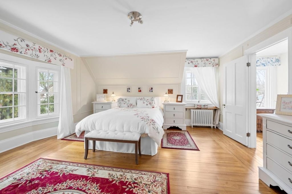 Charme ancestral et loft moderne : une beauté rénovée avec soin