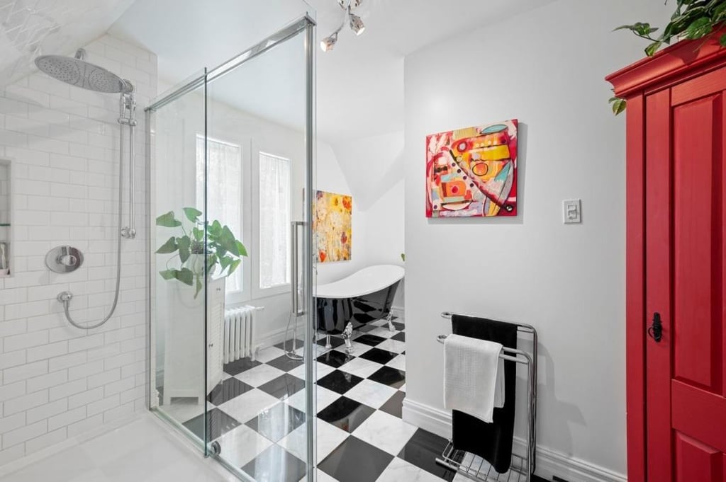 Charme ancestral et loft moderne : une beauté rénovée avec soin