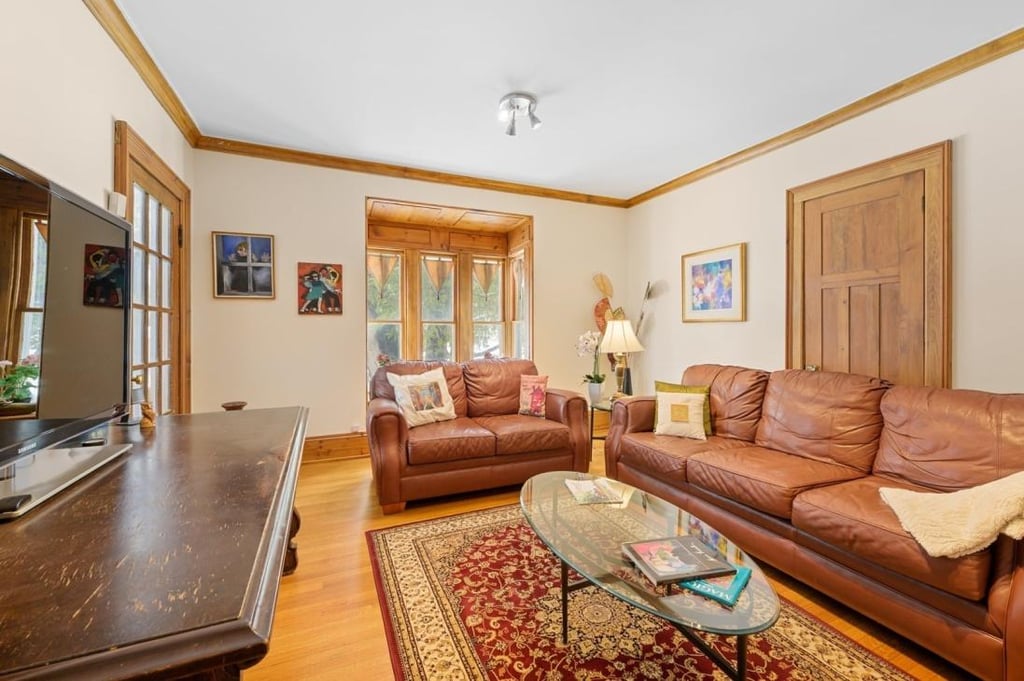 Charme ancestral et loft moderne : une beauté rénovée avec soin