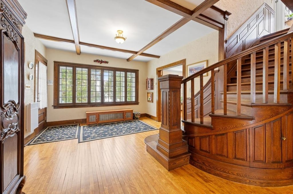Charme ancestral et loft moderne : une beauté rénovée avec soin