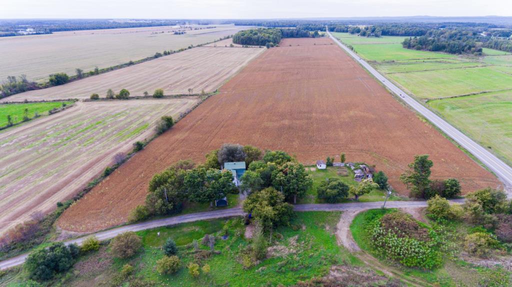 Belle d'autrefois aux chaleureuses boiseries à vendre pour 349 900 $