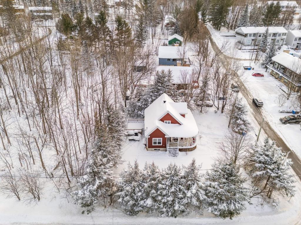 Chaleureux cottage situé dans un secteur idyllique des Cantons-de-l’Est