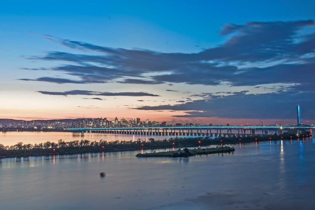 Vendue sous l'évaluation marchande! Perle rare avec vue époustouflante sur le fleuve 