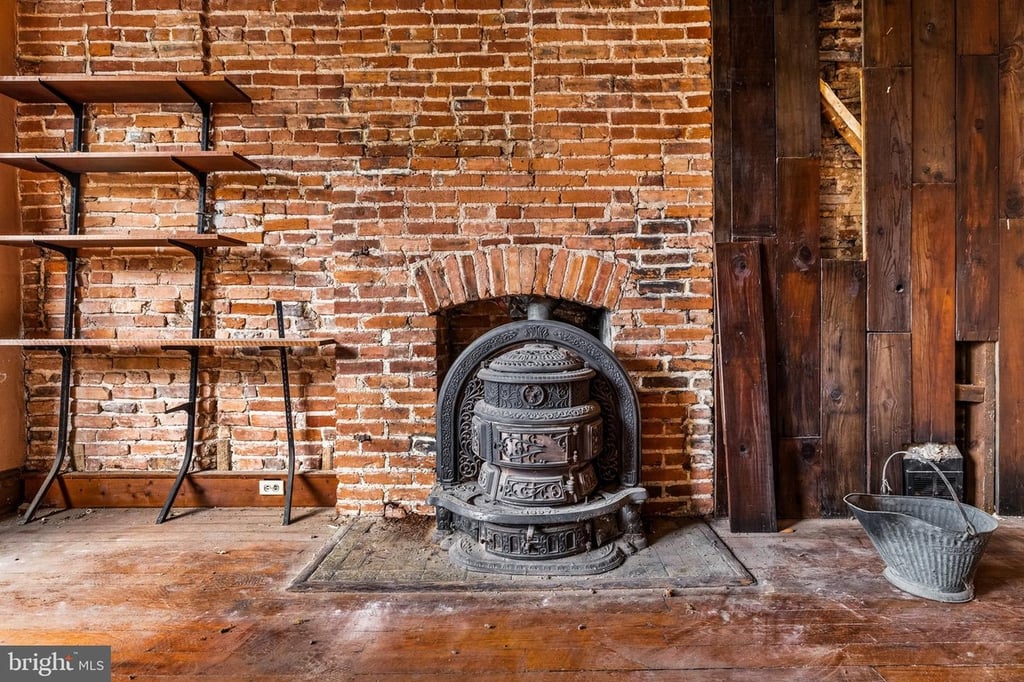 Unique maison victorienne de 1890 aux allures de manoir hanté