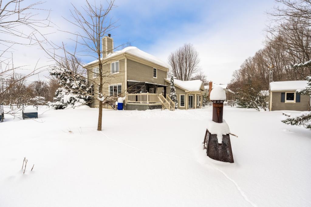 Maison chaleureuse comme tout située au pied de la montagne