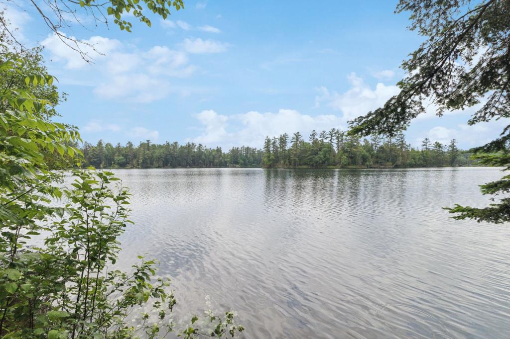 On vient de réduire de 60 000 $ cette mignonne centenaire riveraine