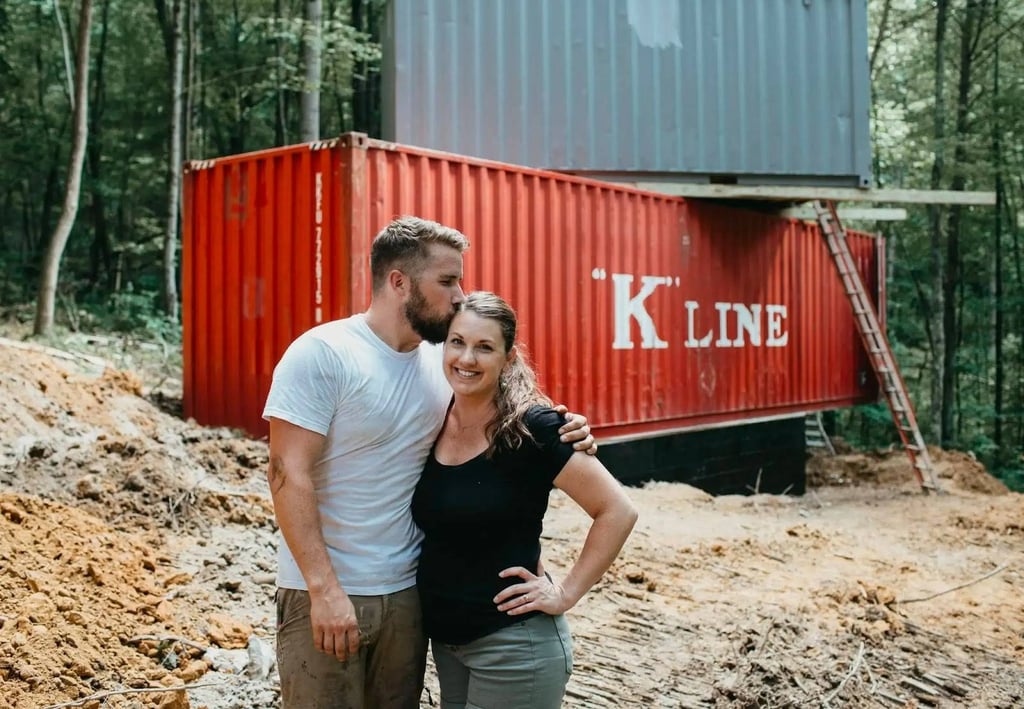 Un couple transforme des conteneurs maritimes en une incroyable maison 