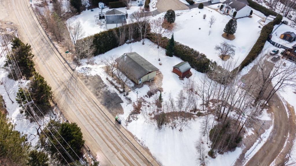 Charmant plain-pied meublé à 375 000 $ tout près de la montagne et des pistes de ski