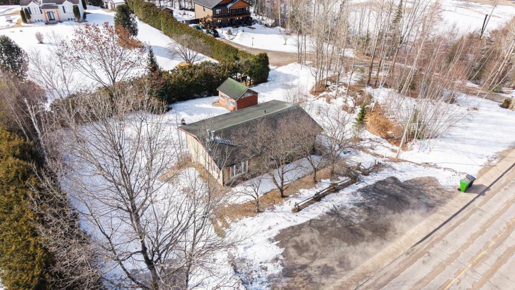 Charmant plain-pied meublé à 375 000 $ tout près de la montagne et des pistes de ski