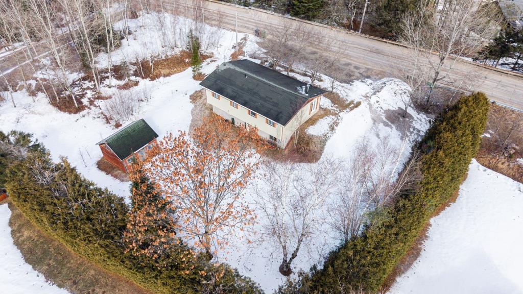 Charmant plain-pied meublé à 375 000 $ tout près de la montagne et des pistes de ski