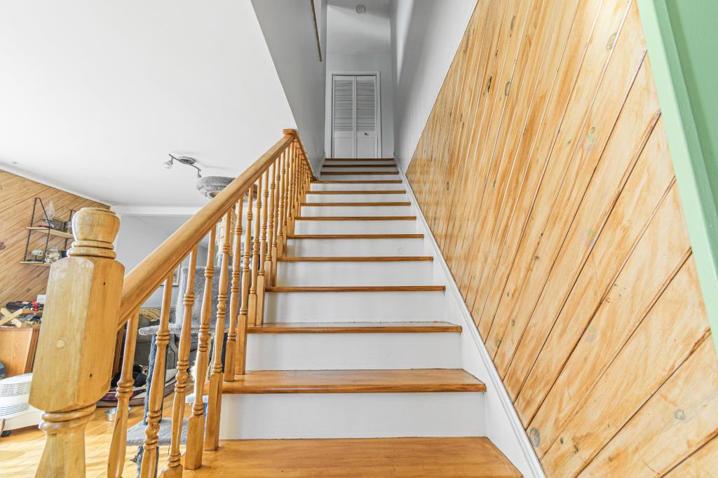 Chaleureuse maison à 375 000 $, pour une vie paisible à 40 mins de Montréal