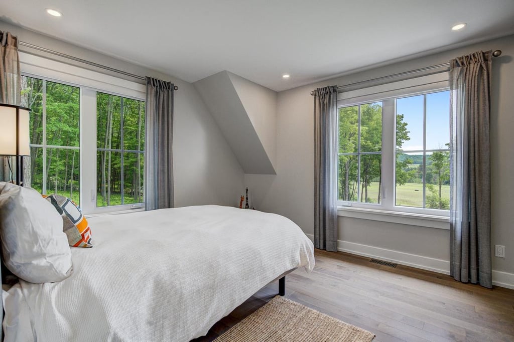 Magnifique farmhouse de Bromont sise sur un domaine de plus de 370 000 pi²