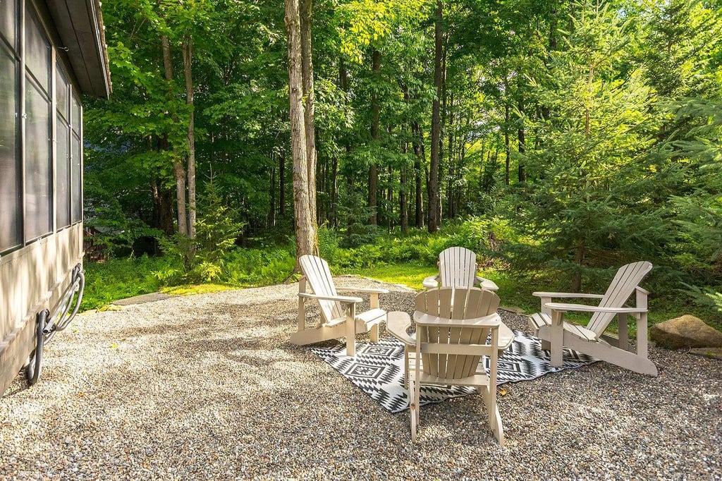 Impeccable cottage situé dans un secteur recherché de Sutton