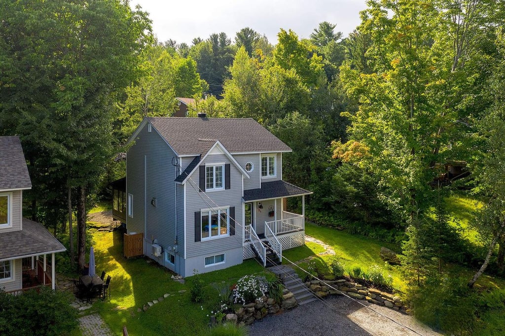 Impeccable cottage situé dans un secteur recherché de Sutton