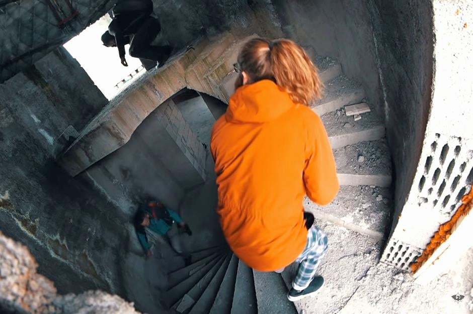 L’étrange histoire d’un village de petits châteaux abandonnés 