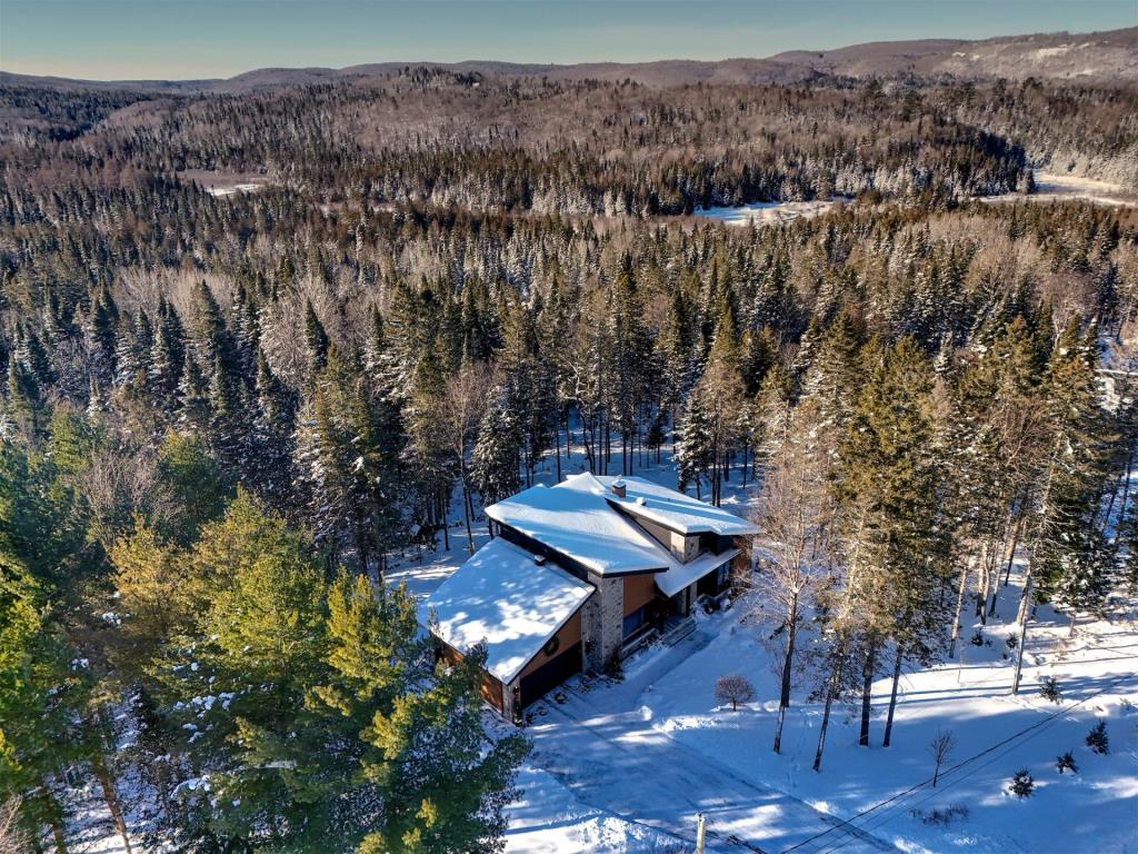 Splendide résidence au design moderne nichée dans un environnement paradisiaque