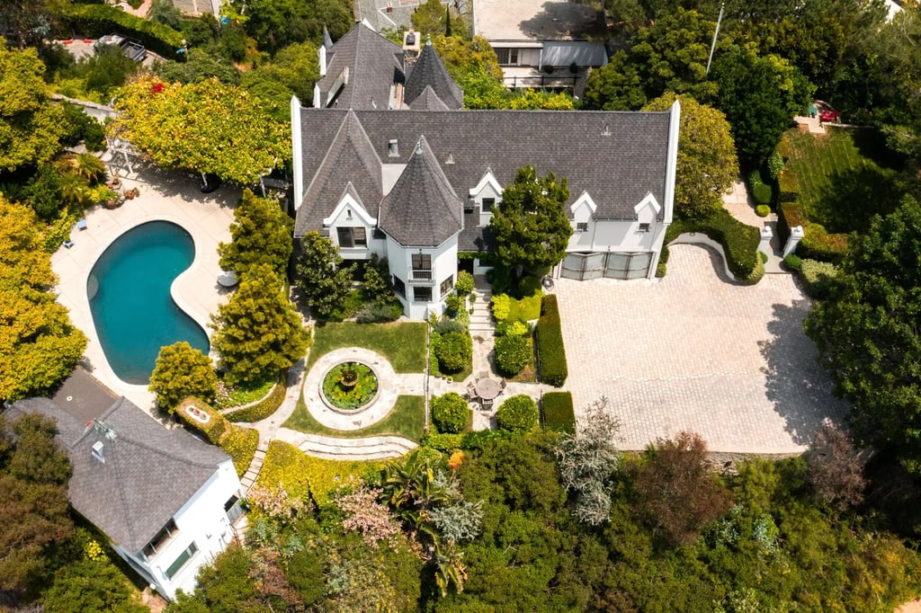 Les Beatles, Marlon Brando et plusieurs autres célébrités ont tour à tour habité cette luxueuse résidence 