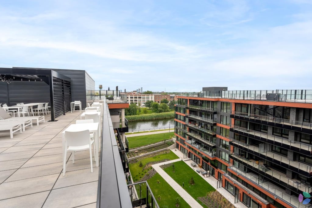 Ravissant condo avec vue sur le canal de Lachine