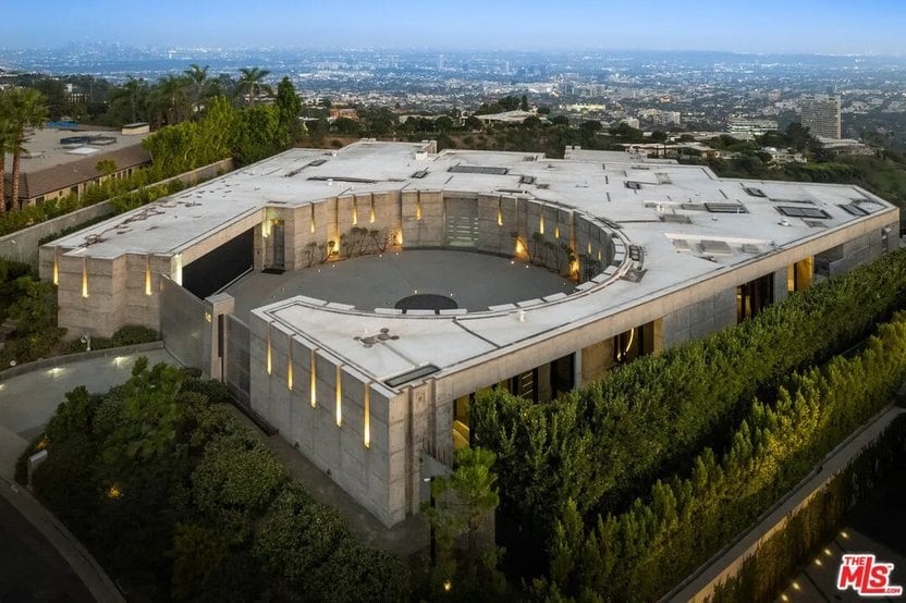 Oui, cette maison existe vraiment et elle est à vendre pour 68 millions de dollars