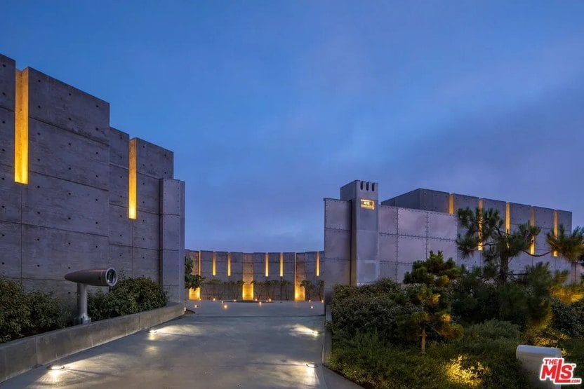Oui, cette maison existe vraiment et elle est à vendre pour 68 millions de dollars
