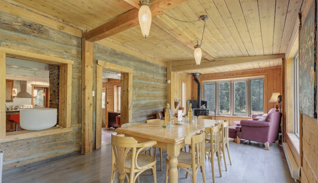 Grande maison avec serre et cachet au coeur de la campagne