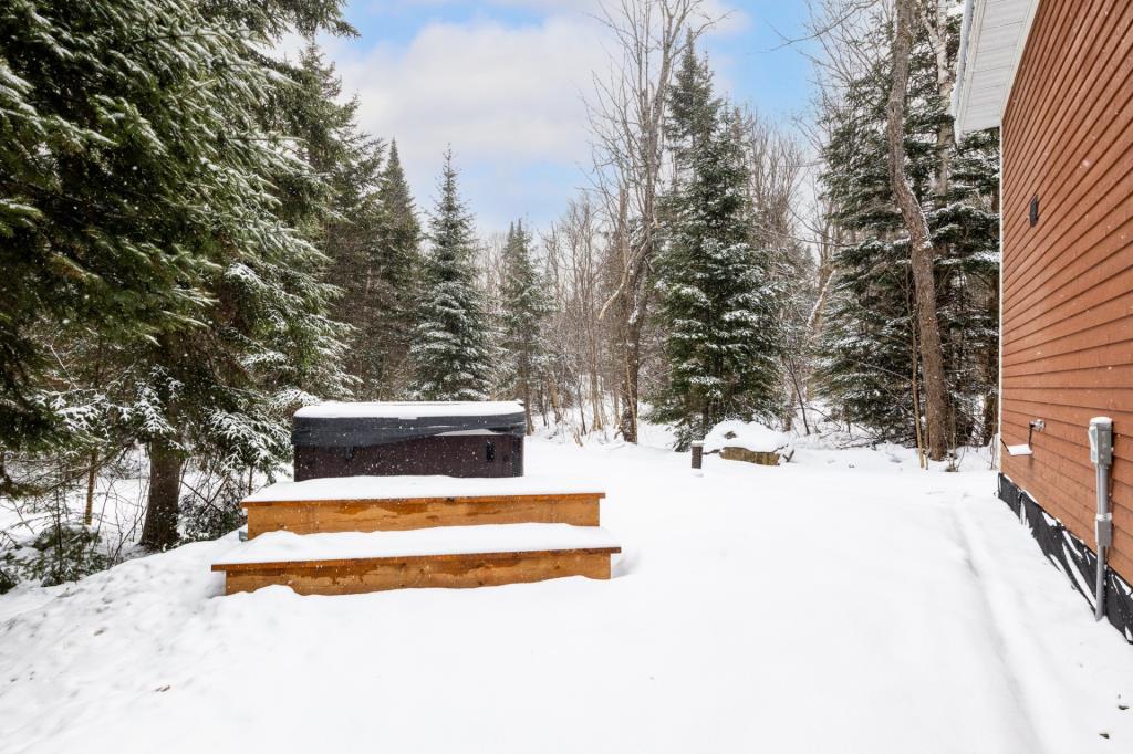 Évasion totale dans ce chalet niché au coeur de la forêt