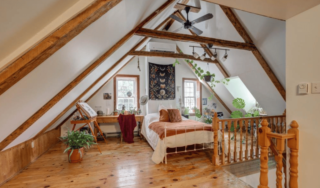 Belle maison d'autrefois dans une ancienne école de rang