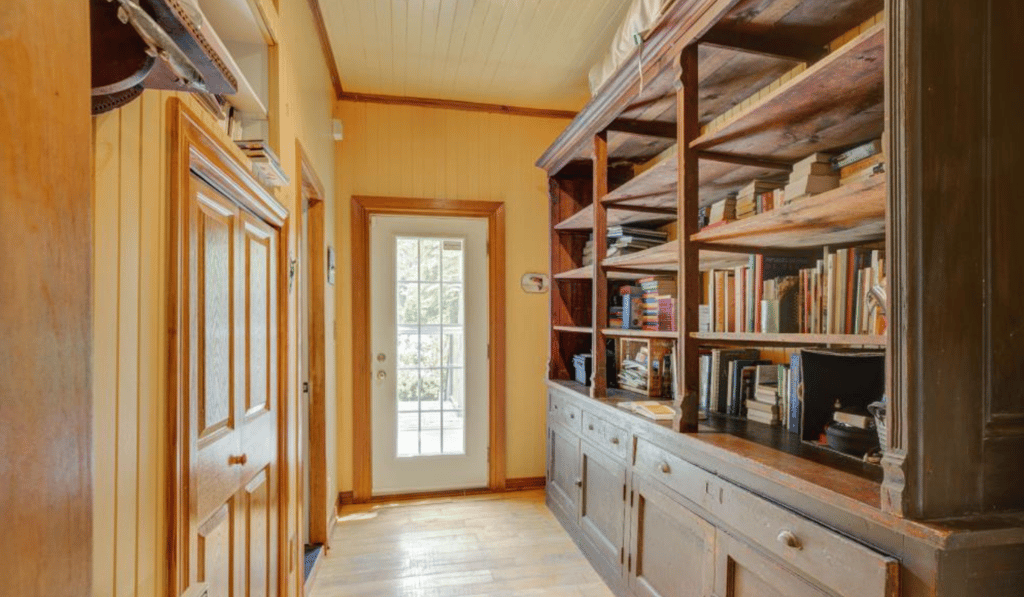 Belle maison d'autrefois dans une ancienne école de rang