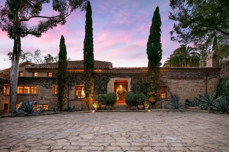 10 Celebrity Homes Currently For Sale