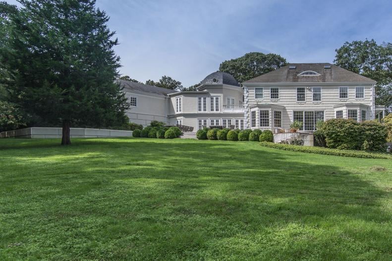 10 Celebrity Homes Currently For Sale