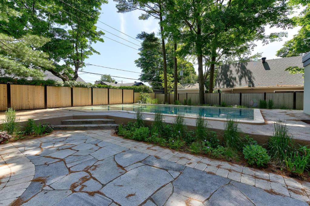 Sauvée de la démolition, cette maison de 1955 fait maintenant sensation