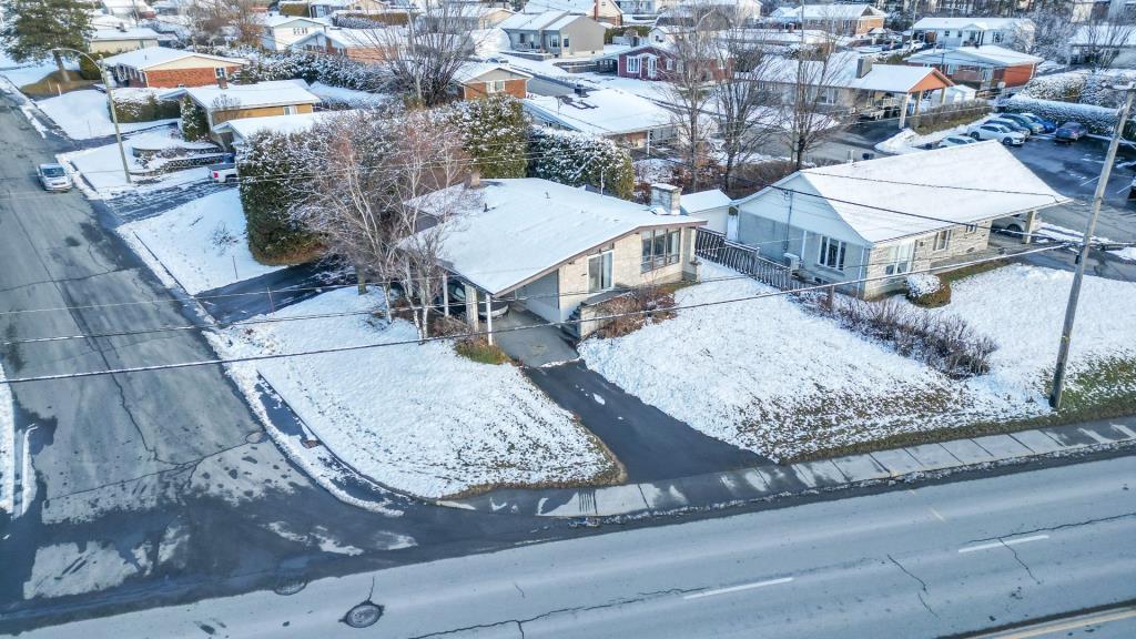 Plain-pied de 5 chambres avec un étonnant cachet rétro à vendre pour 189 000 $