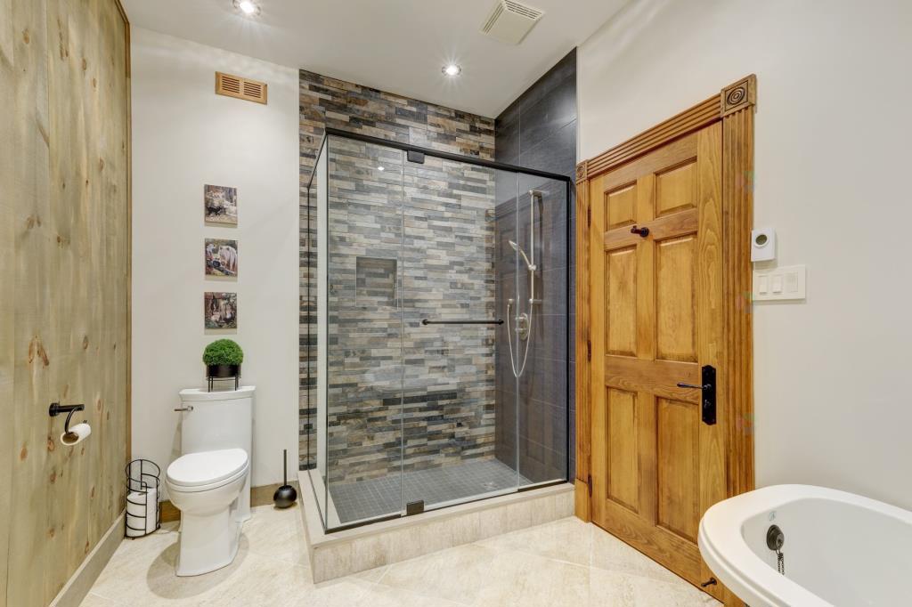 Quand la cabane en bois rencontre le luxe: un lieu d’exception dans les Laurentides