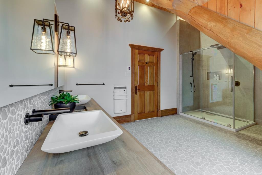 Quand la cabane en bois rencontre le luxe: un lieu d’exception dans les Laurentides