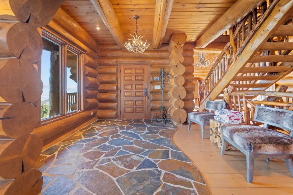 Quand la cabane en bois rencontre le luxe: un lieu d’exception dans les Laurentides