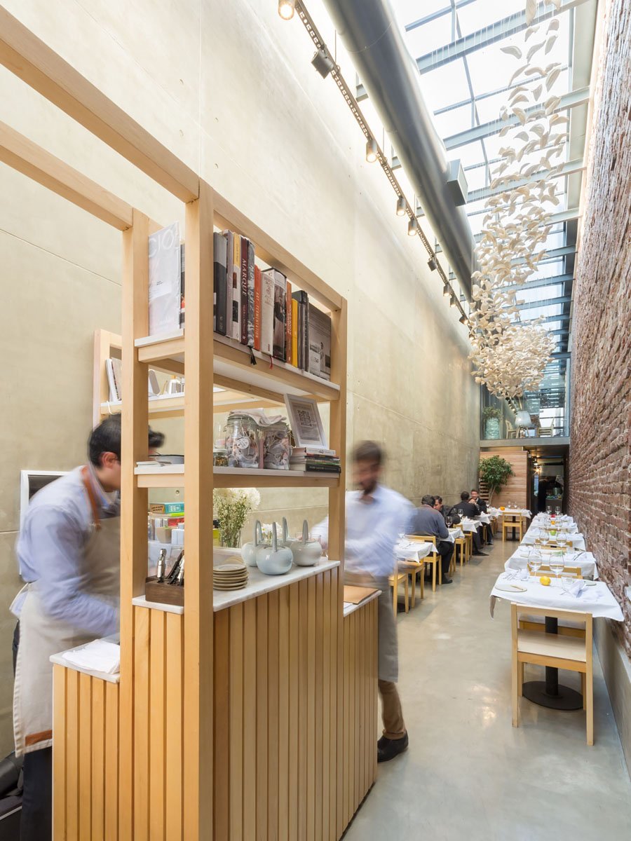 Superbe restaurant caché dans une petite ruellle. 