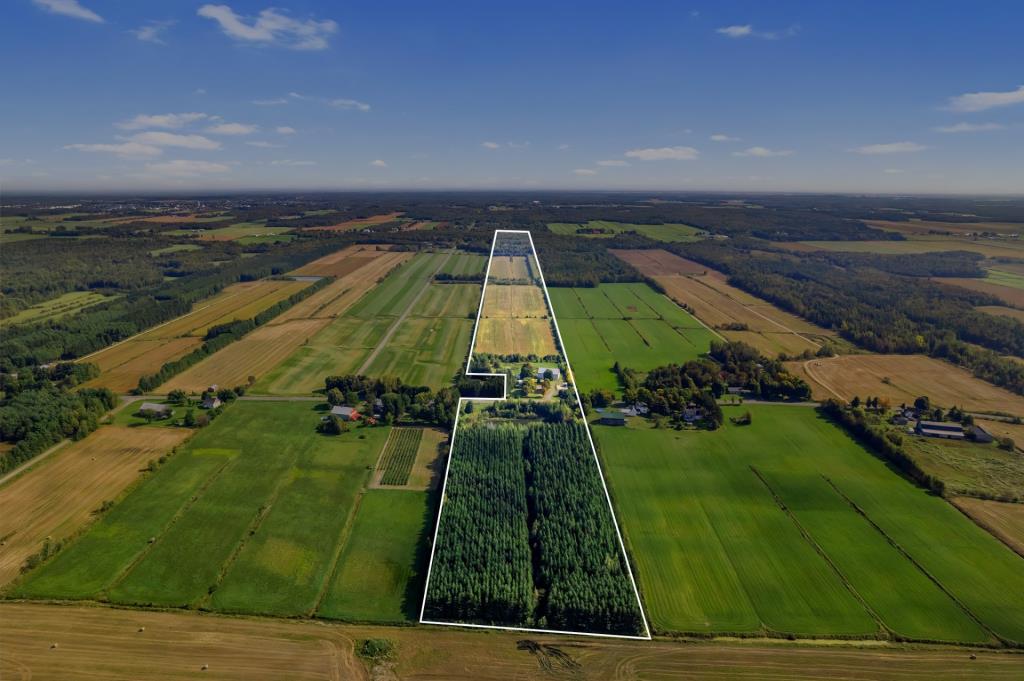 Superbe centenaire sise sur un époustouflant site de plus de 70 acres