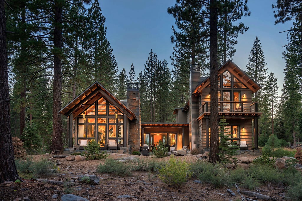 Chalet rustique classique : une fusion parfaite de modernité et d'éléments industriels