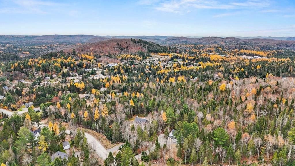 Havre de tranquillité de 90 016 pi² dans les Laurentides