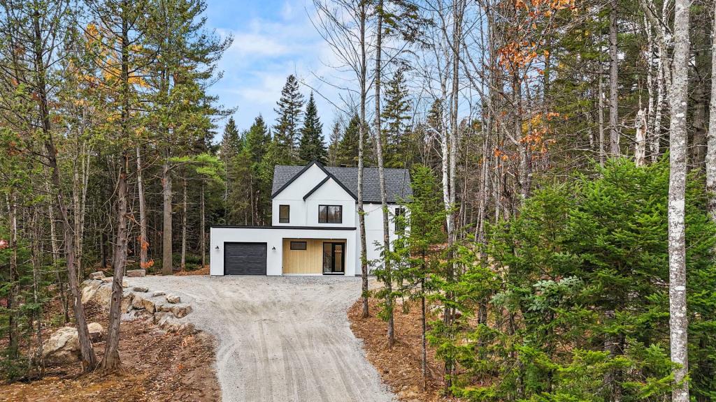 Havre de tranquillité de 90 016 pi² dans les Laurentides